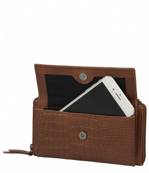 Burkely  Casual Carly Phone Wallet Cognac (24)