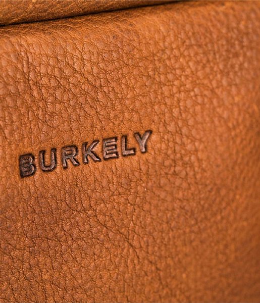 Burkely  Antique Avery Laptopsleeve 15.6 inch Cognac (24)