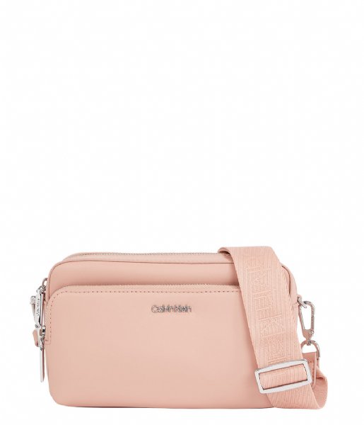 Calvin Klein  Must Camera Bag With Pocket Large Cafe au lait (GBI)