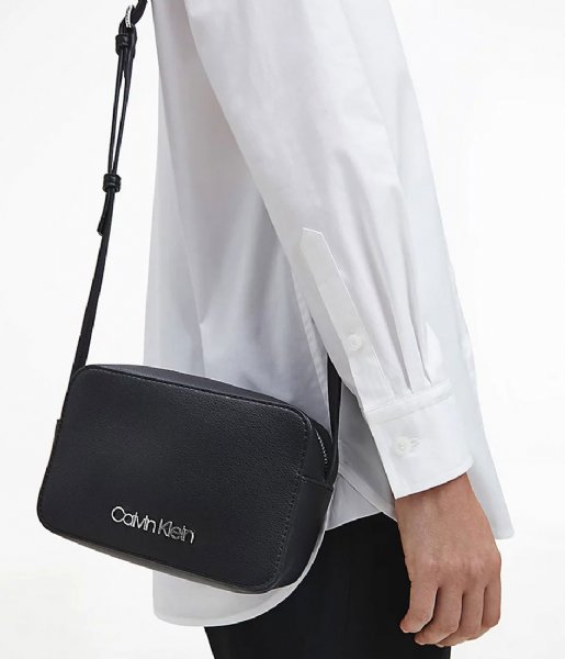 Calvin Klein  Camera Bag Black (BAX)