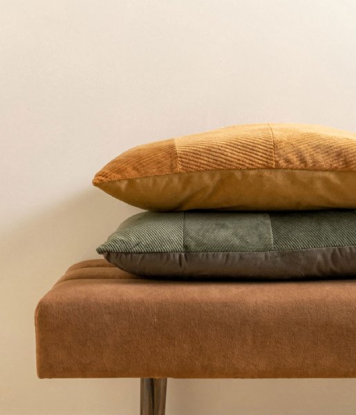 Present Time Dekorativa kudden Cushion Ribbed velvet Moss Green (PT3791GR)